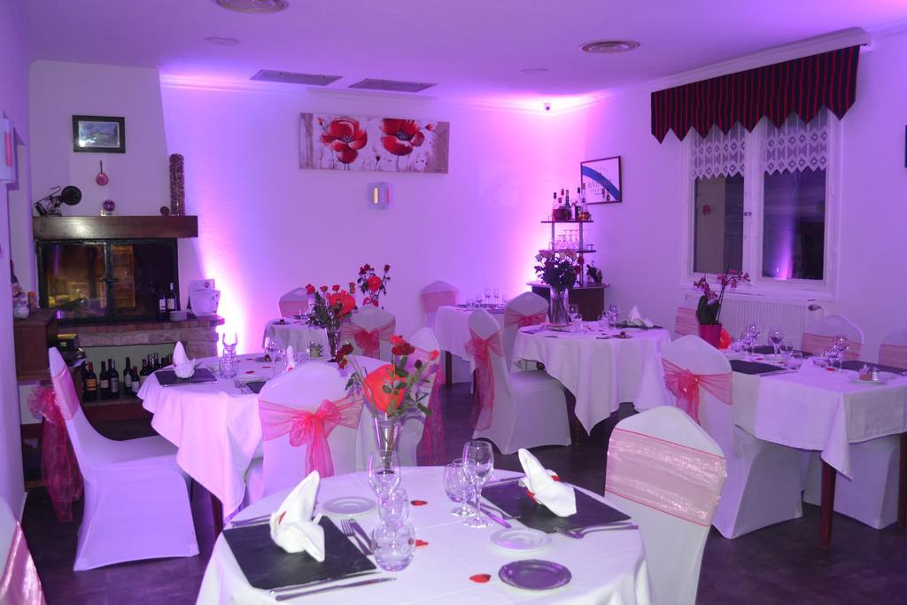 Hotel Restaurant La Braisiere Saint-Romain  Buitenkant foto